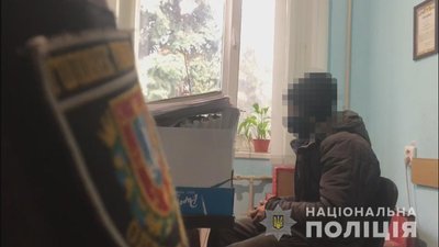 На Одещині 20-річного хлопця підозрюють у спробі вбивства батьків