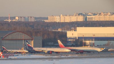 Бояться війни та воєнного стану, частина росіян намагається втекти за кордон – Reuters