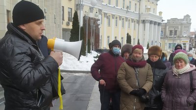 Житомиряни вдев'яте вийшли на акцію протесту проти підвищення тарифів на компослуги