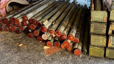 Після втечі військових РФ на Херсонщині знаходять цілі склади покинутої зброї — СБУ
