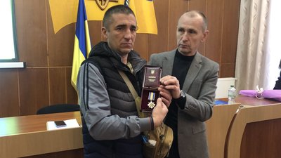 Черкаського захисника нагородили двома державними нагородами