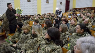 Жінок-військових у Тернополі відзначили напередодні свята весни
