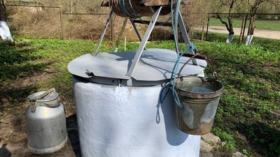 Воду з цієї криниці використовують для технічних потреб Воду з цієї криниці використовують для технічних потреб