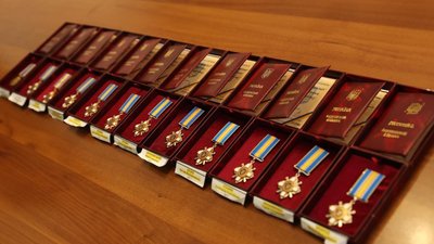Родинам загиблих оборонців з Вінниччини вручили посмертні відзнаки Родинам загиблих оборонців з Вінниччини вручили посмертні відзнаки