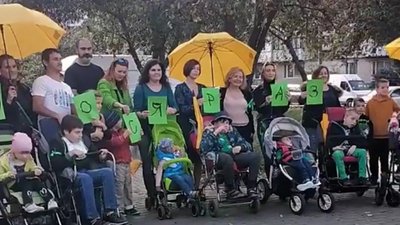 "Не опускати руки", - як лучанки, які виховують дітей з ДЦП, допомагають одна одній