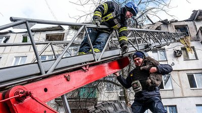 Рятувальники з-під завалів діставали не лише людей, але й домашніх тварин Рятувальники з-під завалів діставали не лише людей, але й домашніх тварин