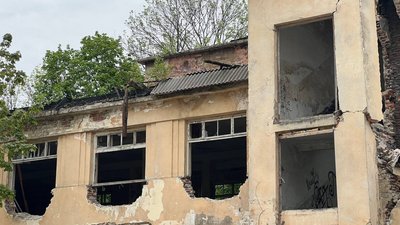Мешканці просять демонтувати закинуту будівлю у Львові Мешканці просять демонтувати закинуту будівлю у Львові
