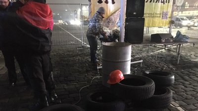 "Щоб не придумали, за нами перемога": у Харкові вийшли на акцію до нормандських перемовин "Щоб не придумали, за нами перемога": у Харкові вийшли на акцію до нормандських перемовин