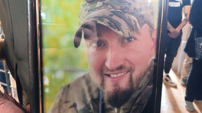 У Луцьку попрощалися з трьома військовослужбовцями У Луцьку попрощалися з трьома військовослужбовцями
