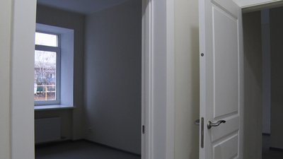 На Луганщині та Донеччині переселенці отримали ключі від квартир. Як облаштувались На Луганщині та Донеччині переселенці отримали ключі від квартир. Як облаштувались