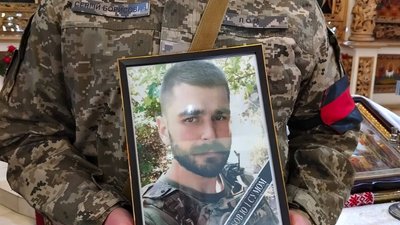 У Полтаві та громаді встановлять дев’ять меморіальних дощок полеглим воїнам У Полтаві та громаді встановлять дев’ять меморіальних дощок полеглим воїнам