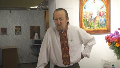 Картини, присвячені кожній області: у Луцьку капелан представив художню виставку Картини, присвячені кожній області: у Луцьку капелан представив художню виставку