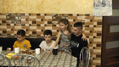 Військовий із Житомирщини став опікуном вісьмох дітей свого брата, який з дружиною підірвався на міні Військовий із Житомирщини став опікуном вісьмох дітей свого брата, який з дружиною підірвався на міні