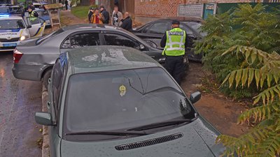 З різницею в півтори години: у Чернігові на вулиці 1 Травня сталися дві ДТП за участі семи авто З різницею в півтори години: у Чернігові на вулиці 1 Травня сталися дві ДТП за участі семи авто