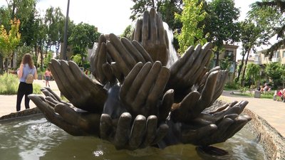 У Житомирі запрацював фонтан "Лотос Небесної Сотні"