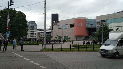 У Львові шукають вибухівку у 30-ти супермаркетах