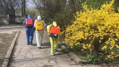 Парки Львова почали обробляти від кліщів Парки Львова почали обробляти від кліщів