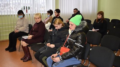 Родину дівчини з Харківщини, яка вдарила кота, візьмуть під соціальний супровід Родину дівчини з Харківщини, яка вдарила кота, візьмуть під соціальний супровід