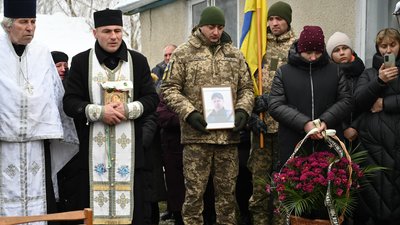 На Тернопільщині попрощалися з військовослужбовцем Русланом Пасічником