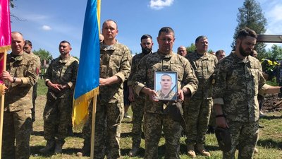 У Тернополі попрощалися з військовослужбовцем Сергієм Шишковським
