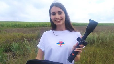 Малювала та продавала картини: вінничанка придбала тепловізійний приціл для нацгвардійців Малювала та продавала картини: вінничанка придбала тепловізійний приціл для нацгвардійців