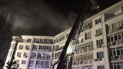 В Одесі горить житловий будинок В Одесі горить житловий будинок