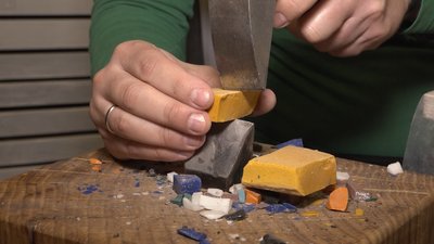 Навчався ремеслу в Італії. Франківець Олег Дунаєвський створює мозаїку Навчався ремеслу в Італії. Франківець Олег Дунаєвський створює мозаїку