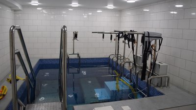У Сумах відкрили перший в області басейн для підводного витягування хребта