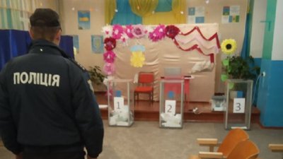 На Сумщині на одній з дільниць рахувати голоси почали о першій ночі На Сумщині на одній з дільниць рахувати голоси почали о першій ночі
