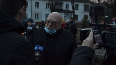 Житомиряни з лампадками та квітами прийшли вшанувати пам'ять жертв голодоморів Житомиряни з лампадками та квітами прийшли вшанувати пам'ять жертв голодоморів