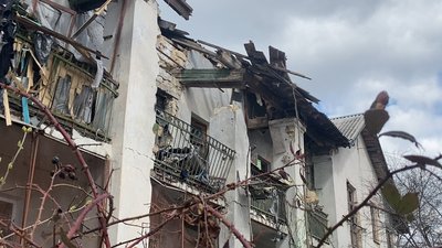 "Обстріли ми чуємо весь час". Жителька селища на Миколаївщині розповіла про життя місцевих "Обстріли ми чуємо весь час". Жителька селища на Миколаївщині розповіла про життя місцевих