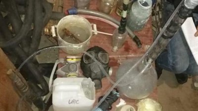 Трьох волинян, які причетні до виготовлення амфетаміну у нарколабораторіях, взяли під варту Трьох волинян, які причетні до виготовлення амфетаміну у нарколабораторіях, взяли під варту