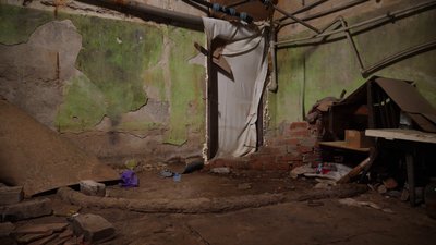 Харків’яни майже пів року ночують в укритті будинку, який затоплює після дощів Харків’яни майже пів року ночують в укритті будинку, який затоплює після дощів