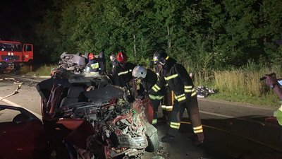 Автотроща неподалік Рівного: загинули бабуся з дідусем, онука – в лікарні Автотроща неподалік Рівного: загинули бабуся з дідусем, онука – в лікарні