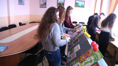200 дитячих книжок зібрали студенти Житомирського університету на "Ліки від нудьги"