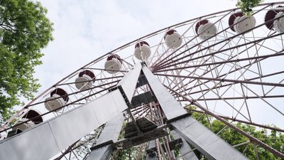 Середній вік атракціонів у чернівецькому парку — понад 20 років. Як їх перевіряють на безпечність Середній вік атракціонів у чернівецькому парку — понад 20 років. Як їх перевіряють на безпечність