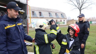 Рятувальники ДСНС Рятувальники ДСНС