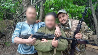 "Війна — це щосекундна боротьба за життя, це — пекло". Як прикарпатець Віталій Юзюк воює на передовій "Війна — це щосекундна боротьба за життя, це — пекло". Як прикарпатець Віталій Юзюк воює на передовій