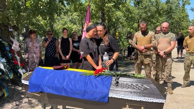 "Дуже тяжка втрата": на Одещині попрощалися із загиблим на фронті захисником