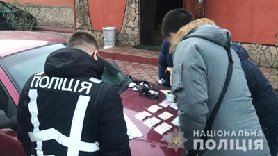 У Запоріжжі поліцейські викрили викрили сутенера У Запоріжжі поліцейські викрили викрили сутенера
