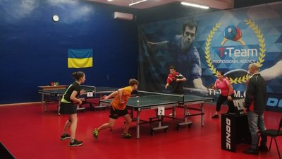 Херсонські спортсмени вибороли перемогли на чемпіонаті України з настільного тенісу Херсонські спортсмени вибороли перемогли на чемпіонаті України з настільного тенісу