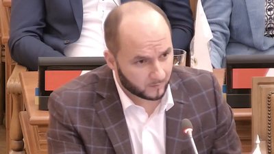 В Одесі депутати від "ОПЗЖ" та "Партії Шарія" вимагали проводити сесії міськради російською В Одесі депутати від "ОПЗЖ" та "Партії Шарія" вимагали проводити сесії міськради російською