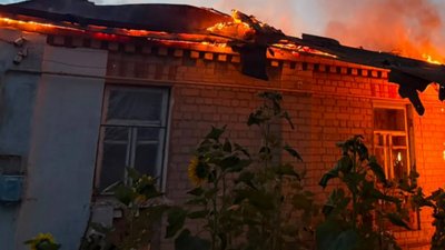 Пожежа в будинку в Харкові піля російського удару