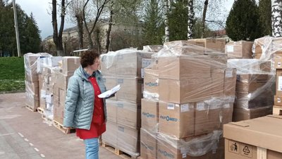 Обласна клінічна лікарня отримала допомогу з Чехії: що передали з-за кордону Обласна клінічна лікарня отримала допомогу з Чехії: що передали з-за кордону
