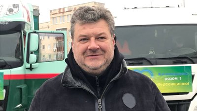 З Житомирщини до звільненого півдня України вирушила колона гуманітарної допомоги З Житомирщини до звільненого півдня України вирушила колона гуманітарної допомоги