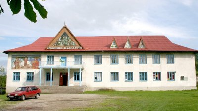 Громадські активісти прикарпатського села проти дитсадка у клубі