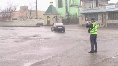 На Вінниччині поліціянти розпочали перевірки стану доріг На Вінниччині поліціянти розпочали перевірки стану доріг