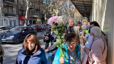 В Одесі провели акцію в підтримку типографії Фесенка й кінотеатру "Рішельє" В Одесі провели акцію в підтримку типографії Фесенка й кінотеатру "Рішельє"