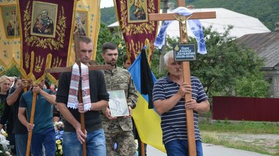 На Тернопільщині прощаються з бійцями, які загинули в Часовому Яру