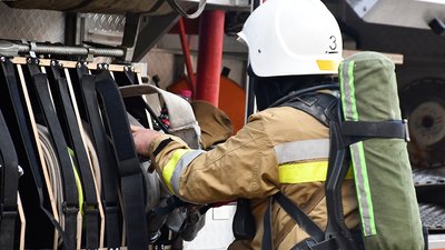 У Миколаєві під час пожежі в квартирі врятували жінку